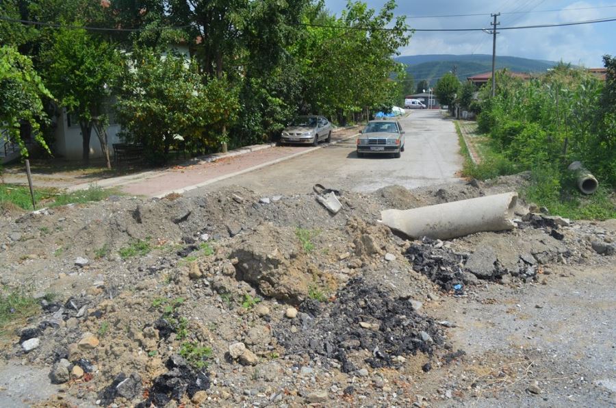 MAHALLELİ KIZGIN MAHALLELİ ÖFKELİ