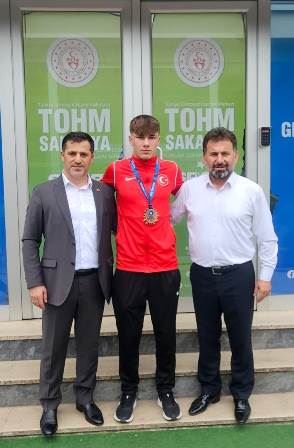 SOFU’DAN ŞAMPİYONA ÖPÜCÜK DEĞİL PARA ÖDÜLÜ