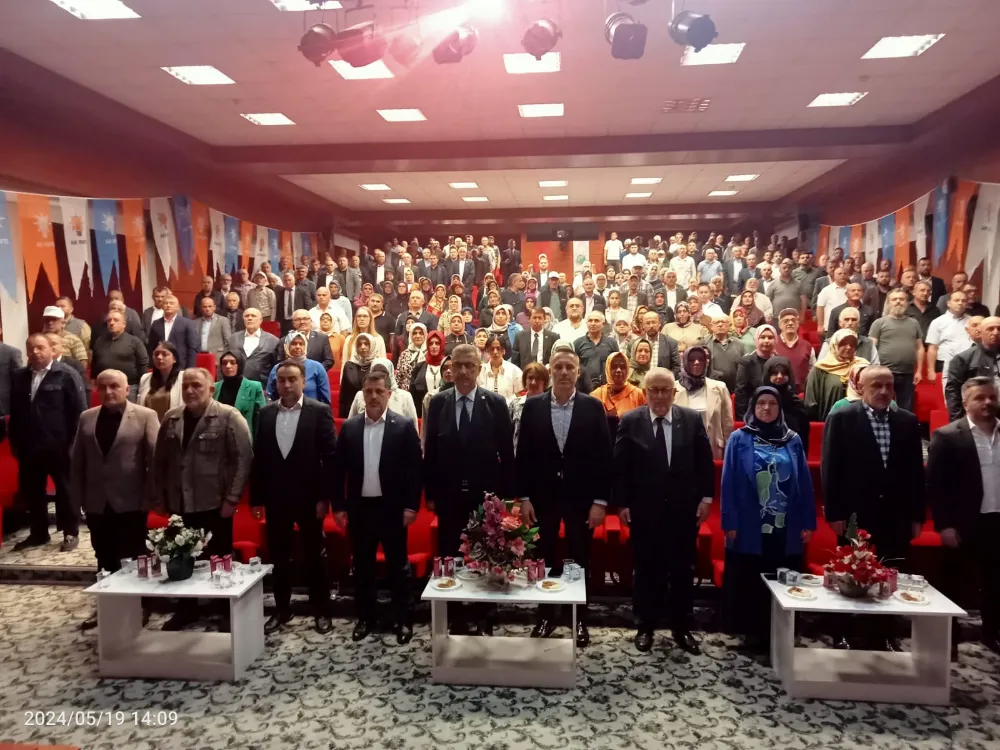 AK PARTİ GENİŞLETİLMİŞ DİVAN TOPLANTISI TİCARET MERKEZİ KONFERANS SALONUNDA YAPILDI. 