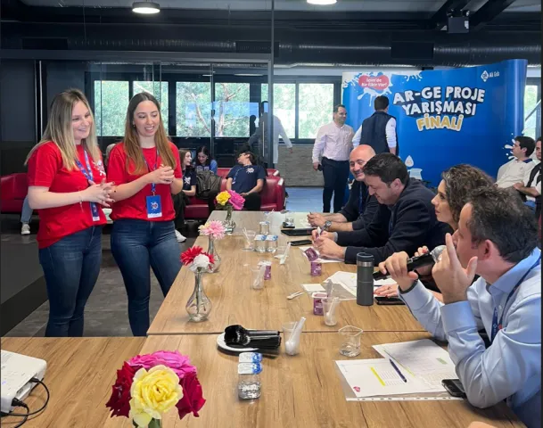 AK GIDA-İÇİM SÜT, ‘İÇİM’DE BİR FİKİR VAR!’  DİYEN GENÇLERİ GELECEĞE HAZIRLIYOR