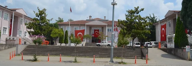15 TEMMUZ’UN 8. YILDÖNÜMÜNDE HER YER TÜRK BAYRAKLARI İLE DONATILDI