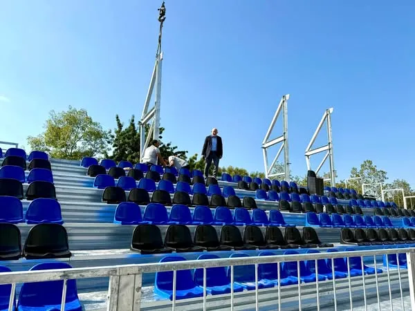 BAŞKAN PÜSKÜLLÜ, TRİBÜN ÇALIŞMALARINI DENETLEDİ