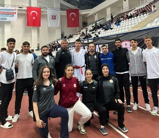 Karateciler Madalyalar ile döndü.