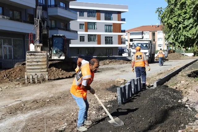 YENİMAHALLE’DE 4 SOKAKTA HUMMALI ÇALIŞMALAR SÜRÜYOR