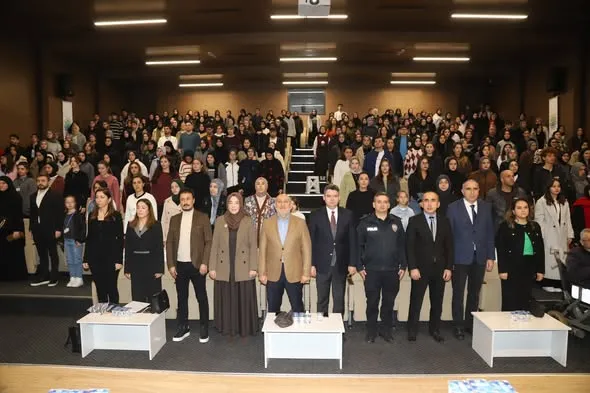 “FARKLI OLMAK NORMALDİR” ADLI SÖYLEŞİYE YOĞUN İLGİ