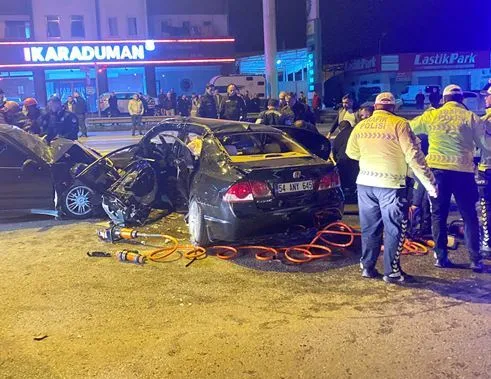 GECE YARISI FECİ KAZA 1 ÖLÜ