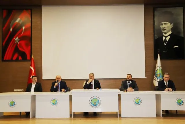 BÜYÜKŞEHİR BELEDİYE BAŞKANI YUSUF ALEMDAR İLÇEMİZDE MUHTARLARIN SORUNLARINI DİNLEDİ