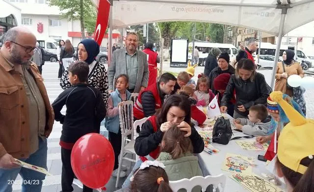 HENDEK KIZILAY GÖNÜLLERİ FETETTİ