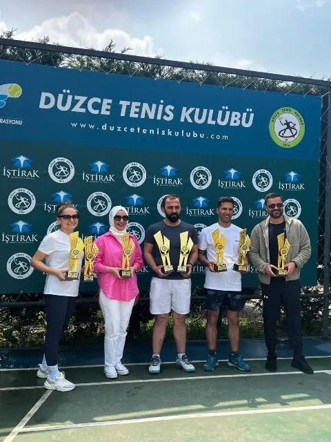 TENİSCİLERİMİZ DÜZCE