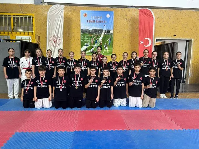 HENDEK’TEN MADALYA ŞOV