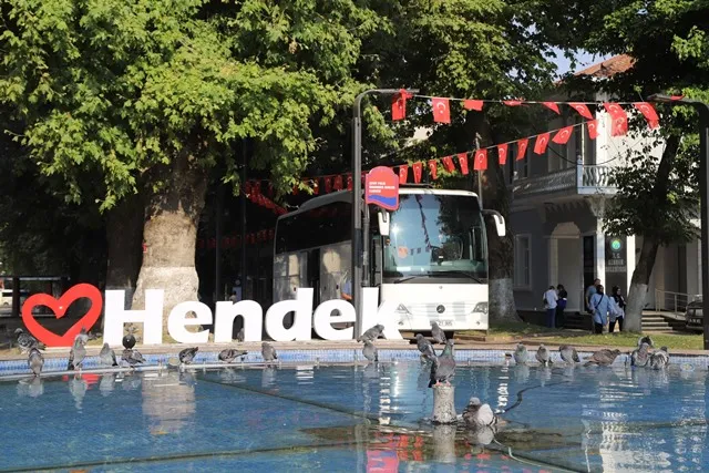 Haydi Hanımlar Denize!  