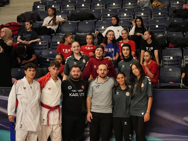 Hendek Karate Madalyalar ile döndü 