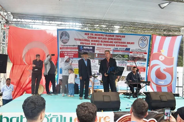 GENÇ KARADENİZLİLER HORONA DOYDU