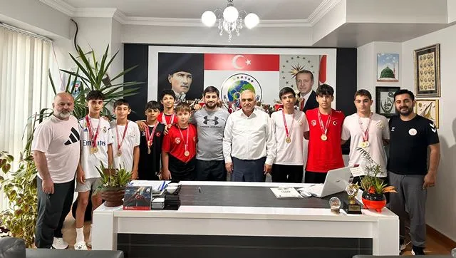 MADALYA AVCILARI DÖNDÜ: 2 ALTIN ÜÇ GÜMÜŞ