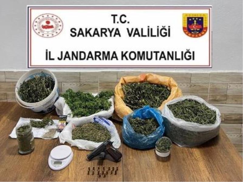 JANDARMANIN UYUŞTURUCU TACİRLERİ İLE MÜCADELESİ DEVAM EDİYOR